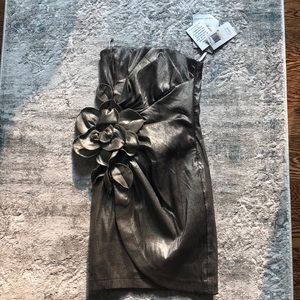 Strapless formal dress